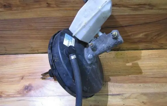 Renault Megane I Brake booster 7700849313