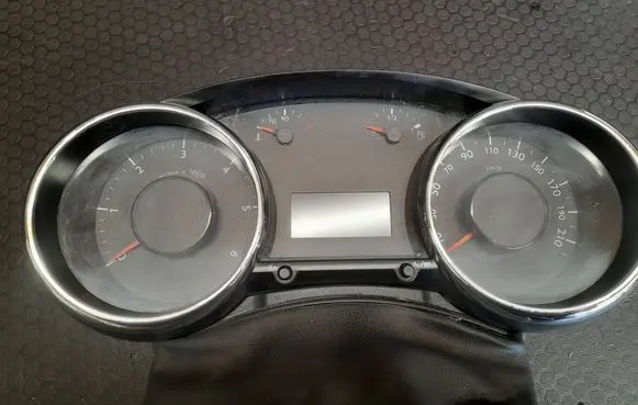 Peugeot 5008 Speedometer (instrument cluster) 9666174980 00274538 69189230U