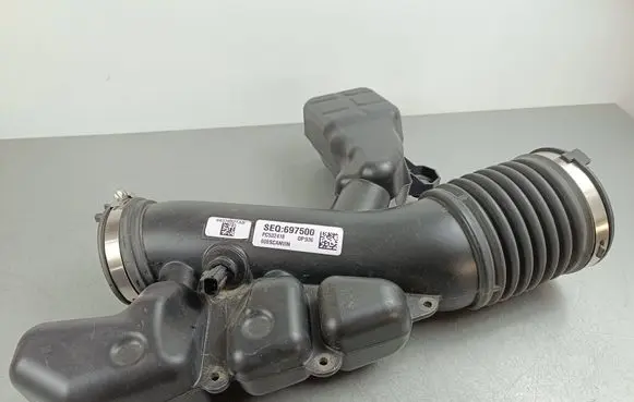 Jeep Grand Cherokee WL Air intake duct part 68376821AB PC532418 SEQ697500