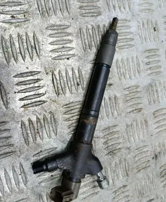 Toyota Avensis T270 Fuel injector