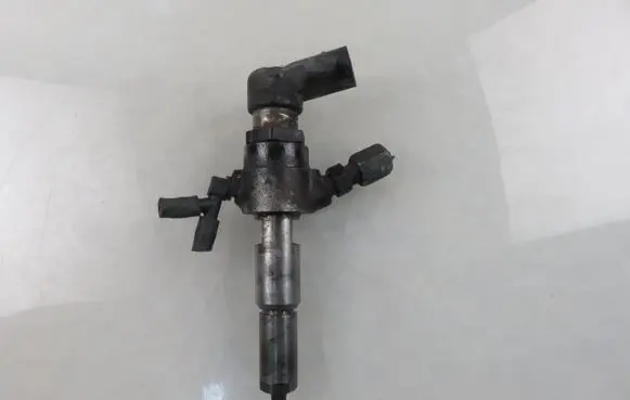 Ford Fiesta Fuel injector 9654551080
