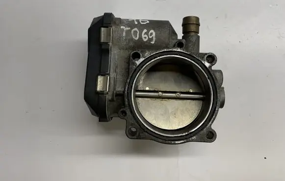 BMW 2 F22 F23 Throttle valve 7597871 13547597871