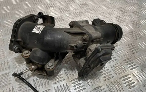 BMW 5 F10 F11 Intake manifold 8506406