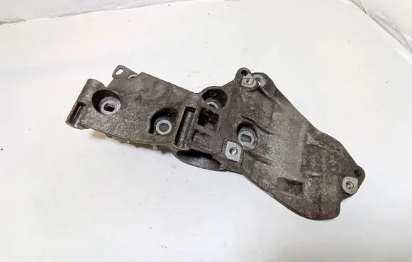 Nissan Qashqai+2 Generator/alternator bracket 8200669494