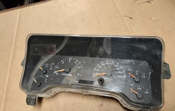 Speedometer (instrument cluster)