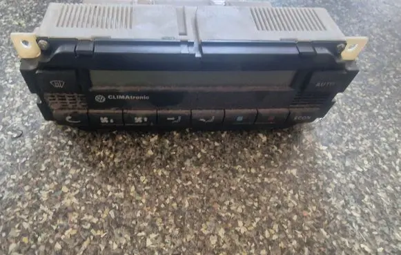 Volkswagen PASSAT B5 Climate control unit