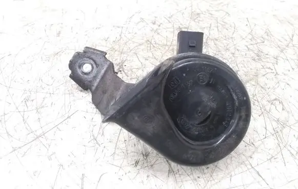 Volkswagen Touran II Horn signal 5C0951206J