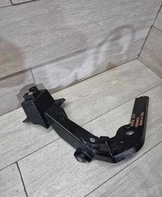 Volvo XC40 Fender mounting bracket 32234762