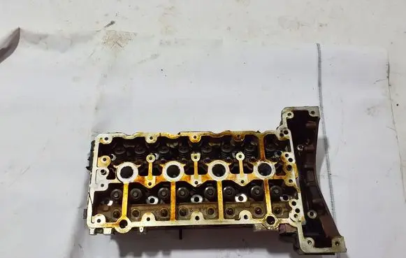 Mercedes-Benz SLK R171 Engine head A2710161201