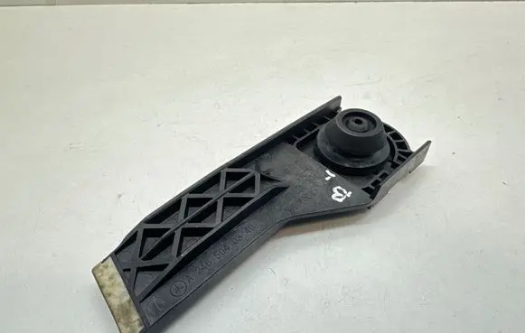 Mercedes-Benz B W246 W242 Radiator mount bracket A2465040340