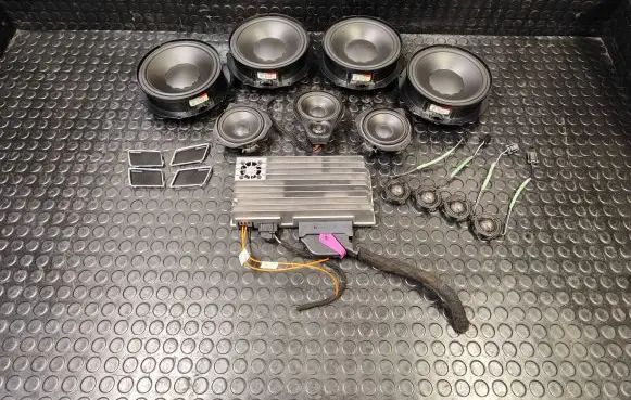 Volkswagen Touareg II Audio system kit 7P6035466 3C0035411D 7P6035415A