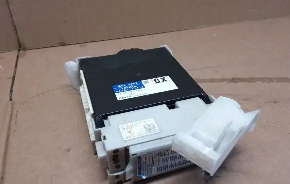 Toyota Prius+ (ZVW40) BSM Control unit 8922147420 2380004661
