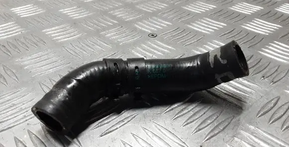 Mercedes-Benz S W221 Engine coolant pipe/hose