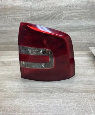 Skoda Octavia Mk2 (1Z) Rear/tail lights 1Z9945096 1Z9945258