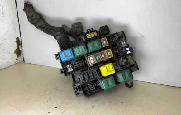 Mazda 626 Fuse box set 71248948 GA32 KA30
