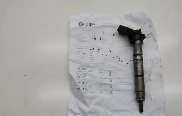 Mercedes-Benz C W204 Fuel injector 0445115064