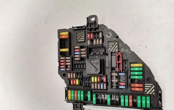 BMW 5 F10 F11 Fuse module 9264923
