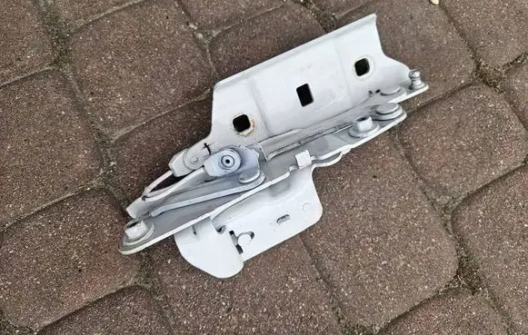 Opel Insignia B Engine bonnet/hood hinges 39126608
