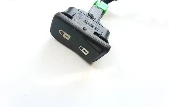 Volvo V50 Central locking switch button 30773333