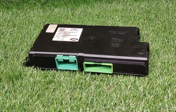 Land Rover Discovery Sport Seat control module GJ3214D600AD 73707636