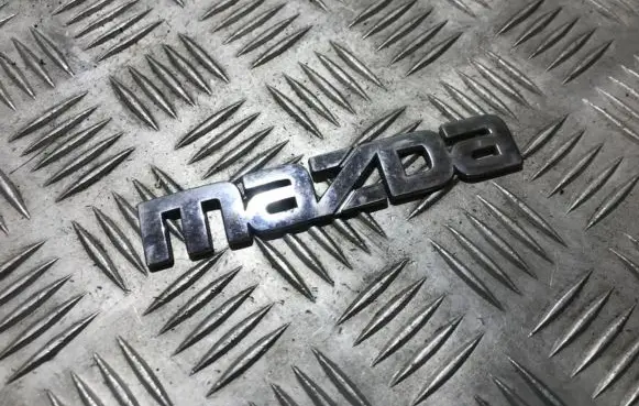 Mazda 626 Manufacturer badge logo/emblem ge54a51711