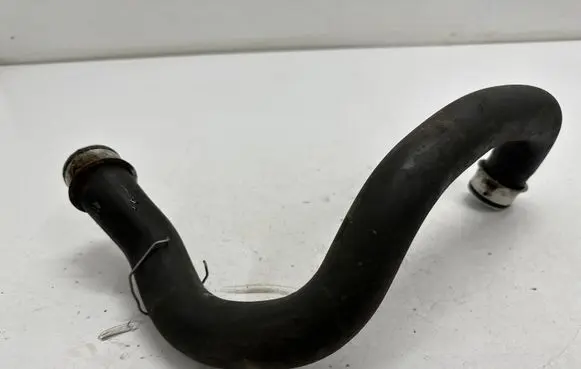 Mercedes-Benz CLS C218 X218 Engine coolant pipe/hose A2045012982