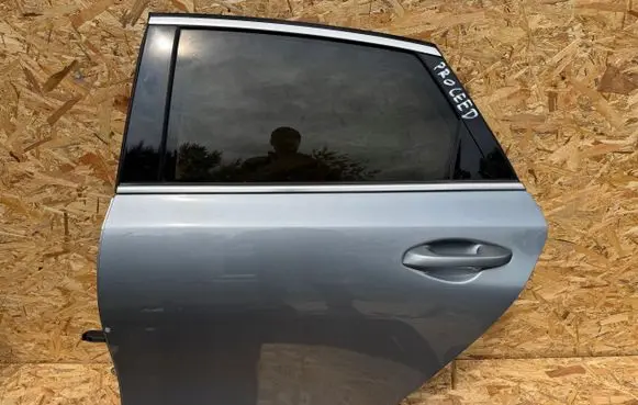 KIA Ceed Rear door 