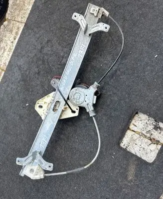 Honda Accord Front door window regulator with motor 