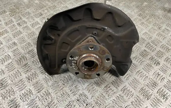 Audi Q3 F3 Front wheel hub 5Q0407287C