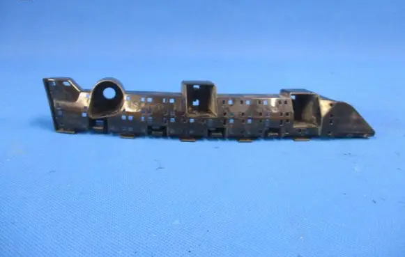 Front bumper mounting bracket