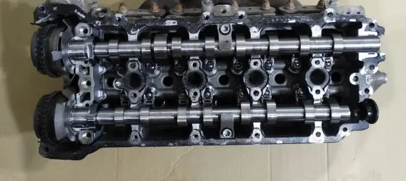 Mercedes-Benz C W205 Engine head 