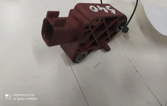 Volvo V50 Airbag deployment crash/impact sensor 9206975 MRSA5 8840A5