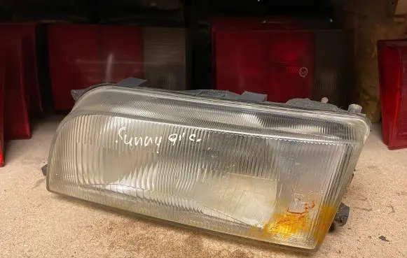 Nissan Sunny Headlight/headlamp 203125