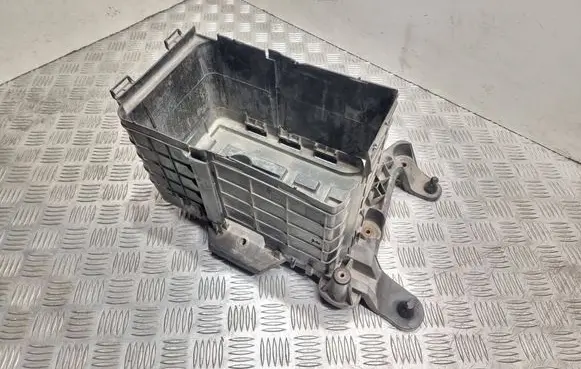 Audi A3 S3 8P Battery box tray 1K0915333B