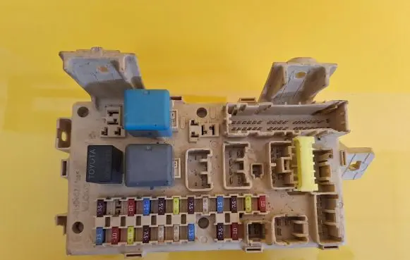 Toyota Avensis T250 Fuse box set 82641-CA010-F