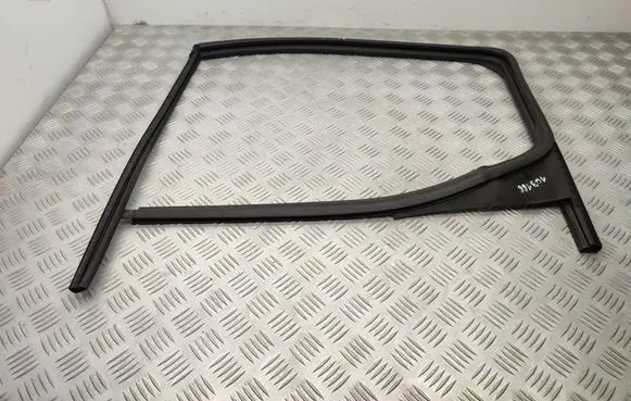 Peugeot Rifter Rubber seal front coupe door window 
