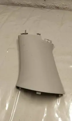 (D)pillar trim (top)