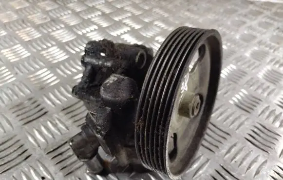 Peugeot 607 Power steering pump