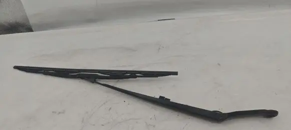 Front wiper blade arm