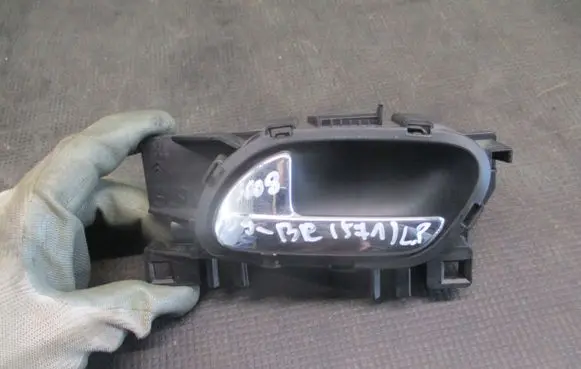 Peugeot 3008 I Rear door interior handle trim 