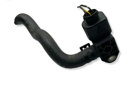 Volkswagen PASSAT B8 Exhaust gas pressure sensor 0281006222 150530T100048D 04L906051B
