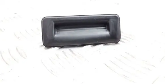 Skoda Fabia Mk3 (NJ) Tailgate opening switch 5E0827566