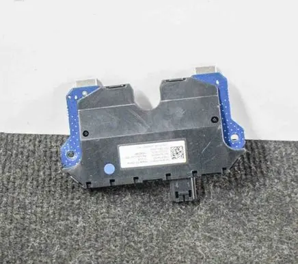 Tesla Model 3 USB control unit 110203300A