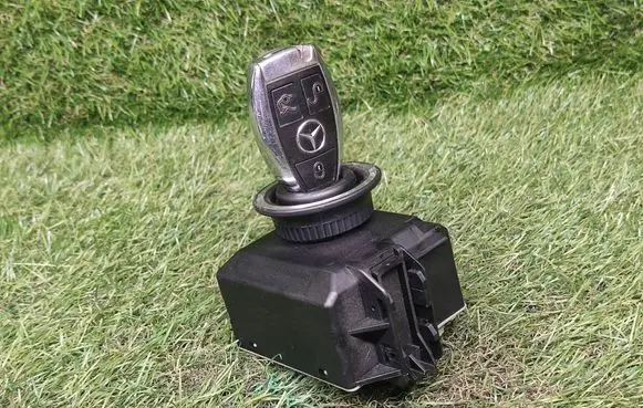 Mercedes-Benz E W212 Ignition lock A2189053501