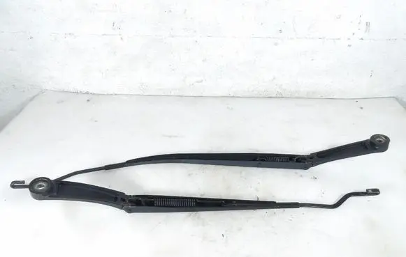 Hyundai ix35 Front wiper blade arm