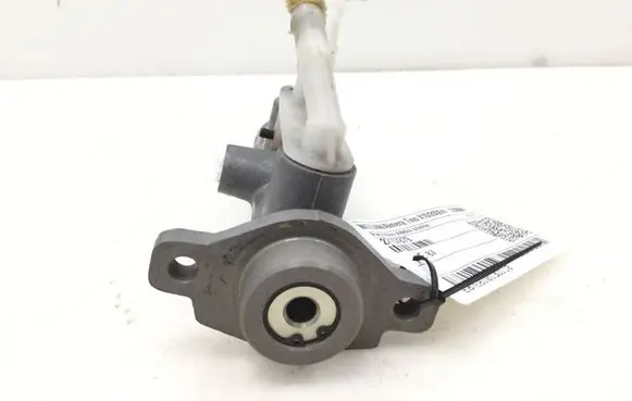 Nissan Almera Tino Master brake cylinder 22157879
