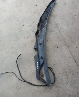 Mercedes-Benz E W212 Wiper trim A2128301013 A2128300013