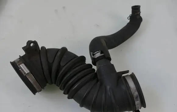 Toyota Corolla E120 E130 Air intake hose/pipe 17881-OD150