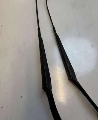 Peugeot 307 Front wiper blade arm 9650104080