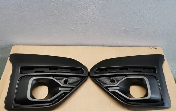 Dacia Sandero Front bumper lower grill 261A35053RDANEK 261A35053R